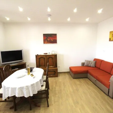Apartment With Wifi Rozac, - 27252
